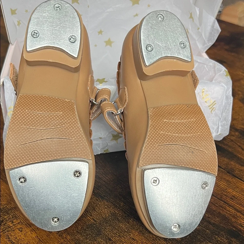 Tap Dance Shoes for Girls' Tan Mary Jane Style with Scalloped Edge